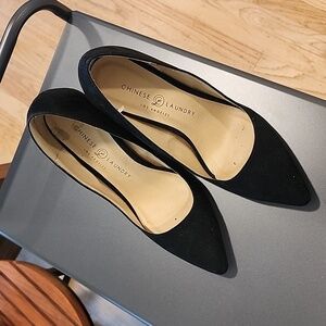 Chinese Laundry Black Pointed Heels Size 8 Womens